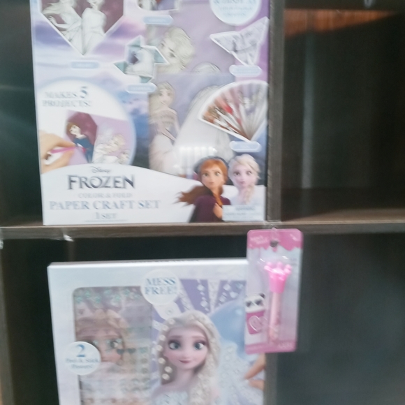 Disney frozen craft set with lip gloss - Picture 4 of 6